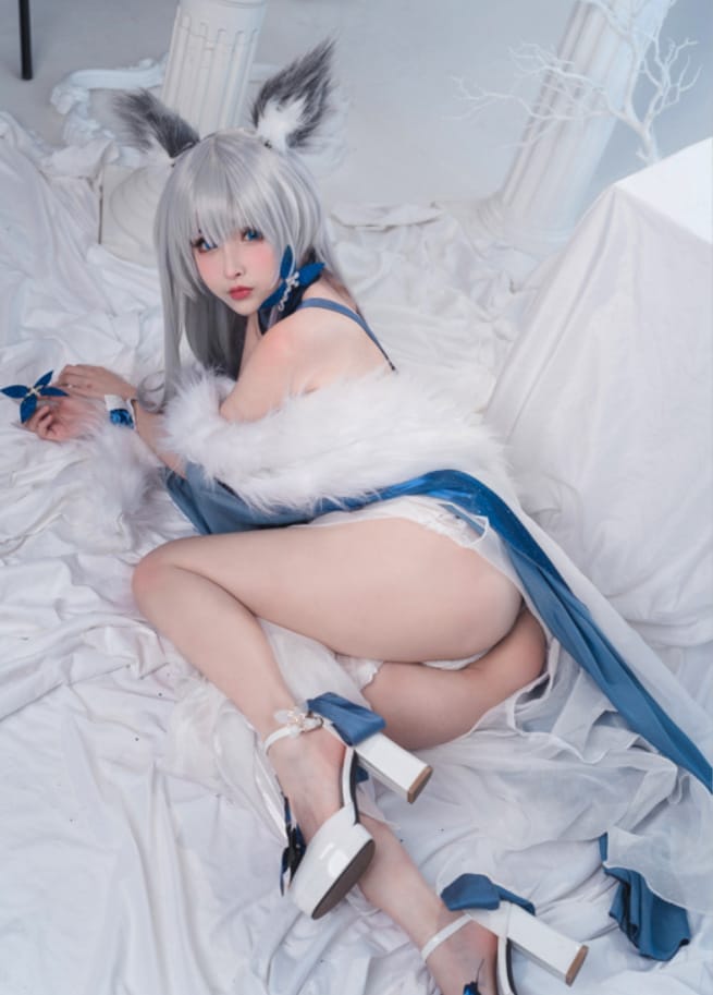 rioko凉凉子 –NO.54 信浓礼服[32P/203MB]