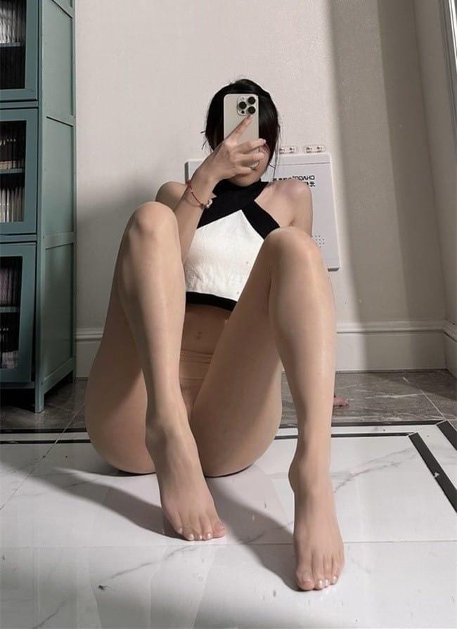 [微密圈]陈妮妮 –红色脚掌[51P-143MB]