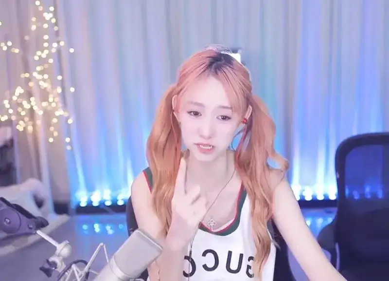 斗鱼南波儿哭诉亏本直播,离了婚也要天天被骂,还要和丑男做CP-6 斗鱼南波儿哭诉亏本直播,离了婚也要天天被骂,还要和丑男做CP