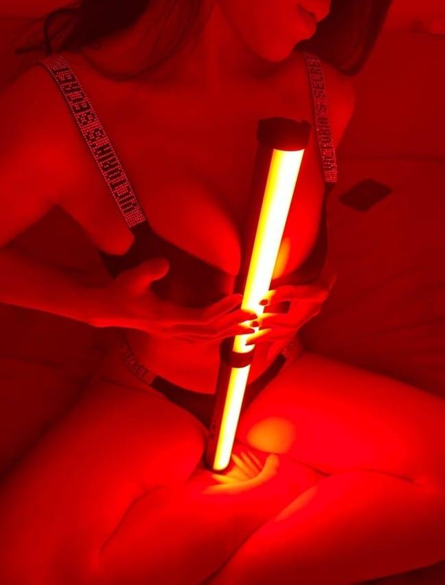 [微密圈]铁锤姐姐 –黑与红[31P7V-264M]