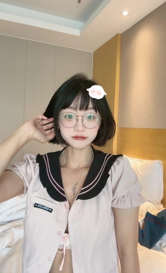 [微密圈]胜利的小生活 –JK系列 [16P-66M]