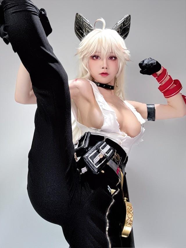 水淼aqua – NO.228 贊妮爆衣自拍 [21P-32MB]