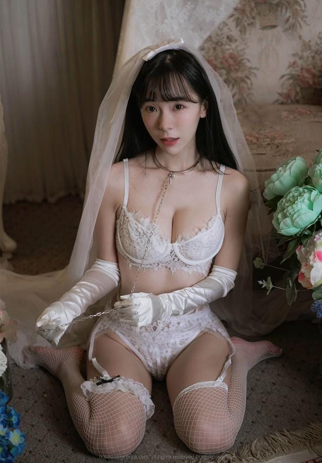 leeesovely(李素英) – STANGLE  No.02 Leeesovely (쏘블리) [73P-370MB]