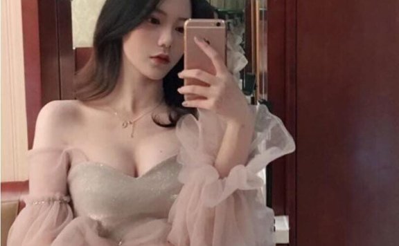 快点亲亲我吖和魔法秋秋是同一个人，你知道吗