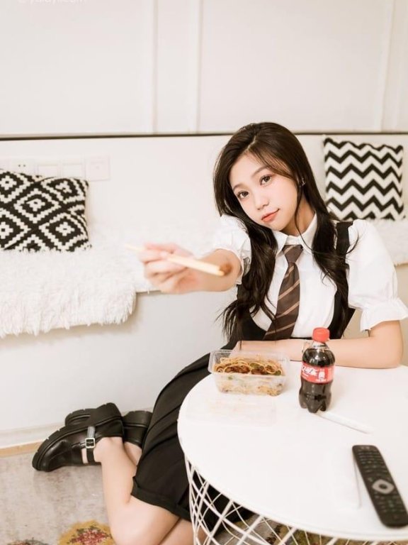 [YALAYI雅拉伊]2022.06.22 NO.946 一生欢喜 梓瑶[41+1P／397MB]