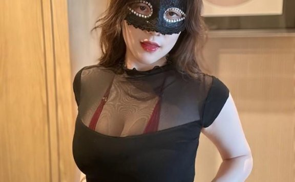 [微密圈]可可西yyy – 蒙面女侠红色包臀裙[48P3V-350MB]