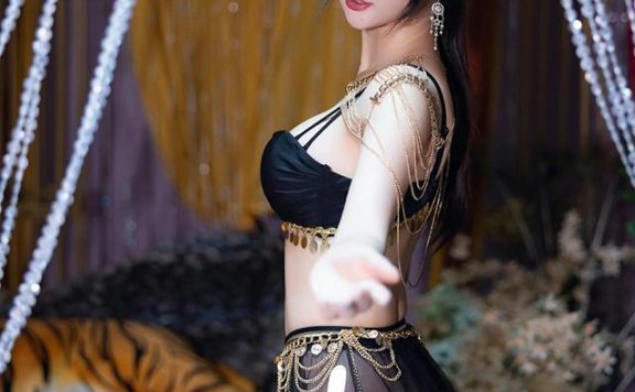 [Xiuren秀人网]2025.03.14 NO.10018 绮里嘉ula[79+1P/987MB]